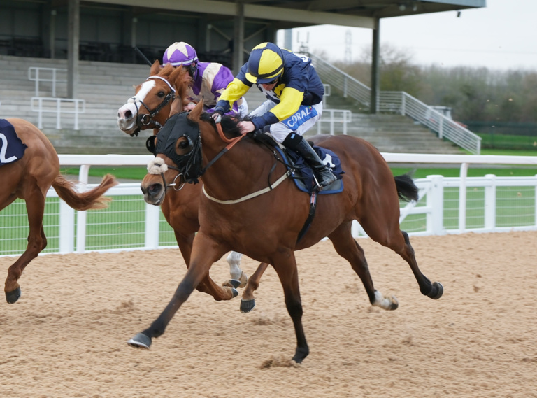 Dunstan Winning at Southwell