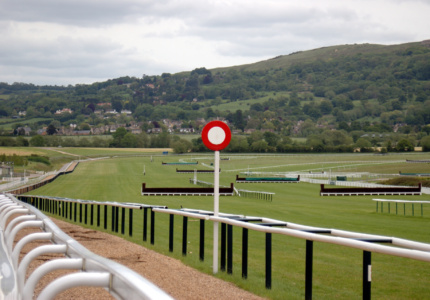 Finishing,Line,At,Cheltenham,Race,Course